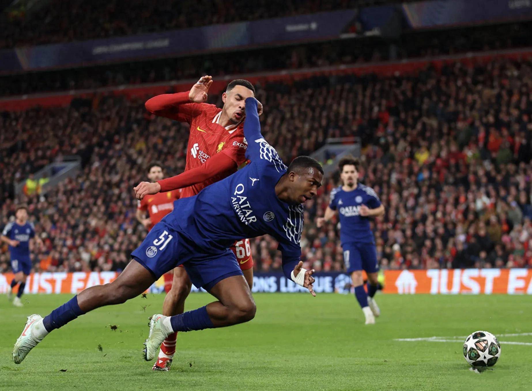 九游娱乐 -多特蒙德迎英超关键赛，集结日遗憾出局，更衣室稳定，团队化学反应显著的简单介绍