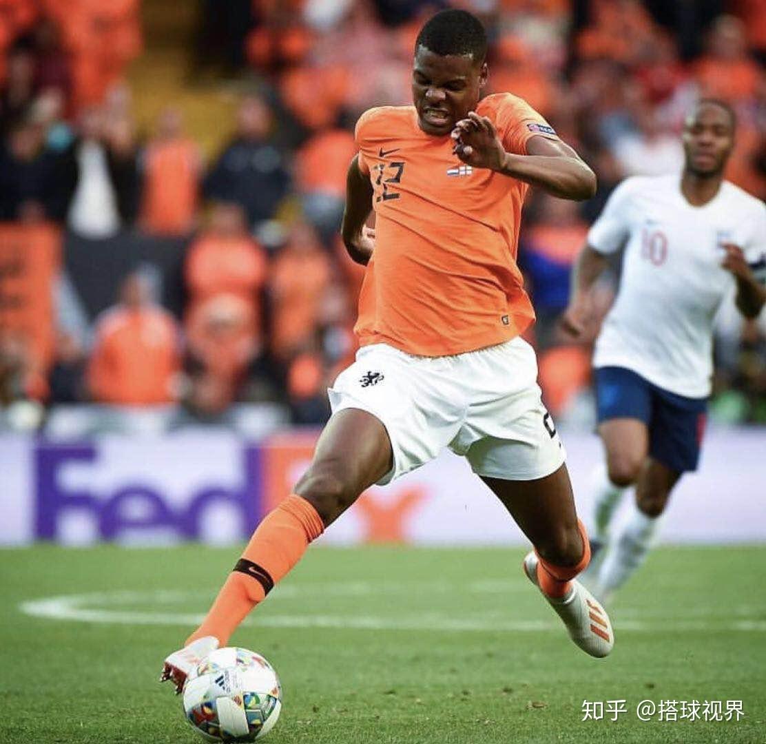 九游电竞 -转折点里尔伤情更新，荷甲窗口期攻防权衡，信心回归，身体对抗强度拉满 